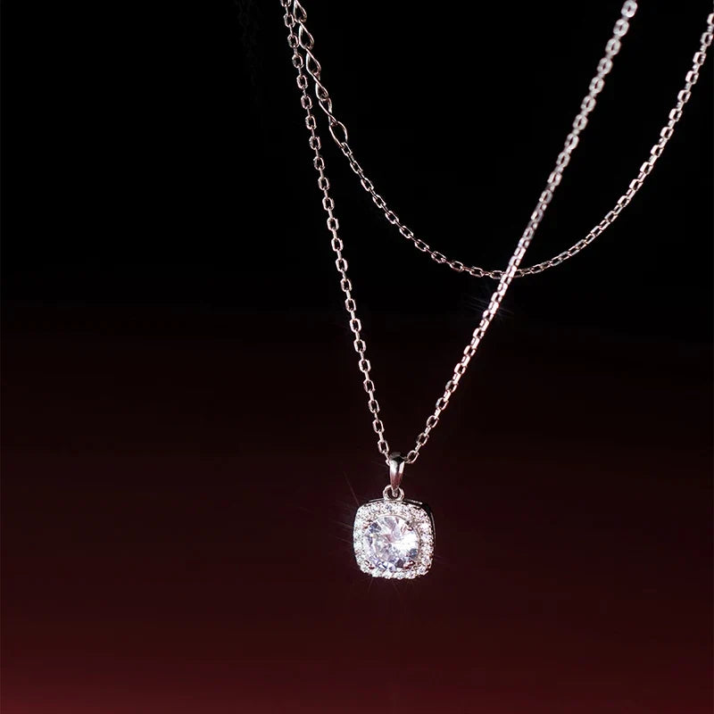 Collar Corto con Zirconia Cuadrada