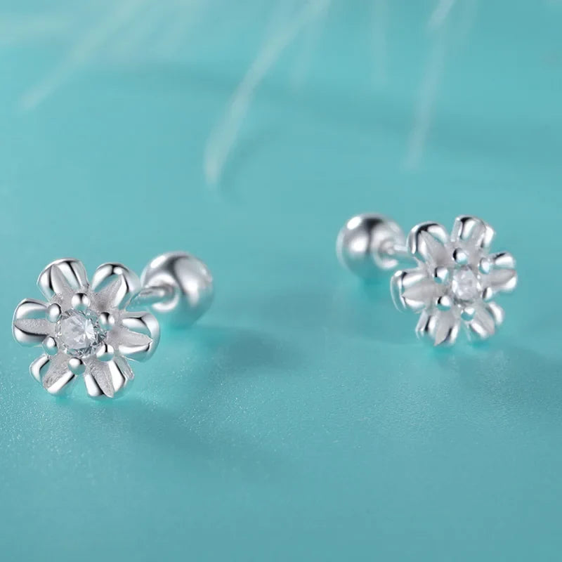 Aretes Flor de Zirconia con Rosca