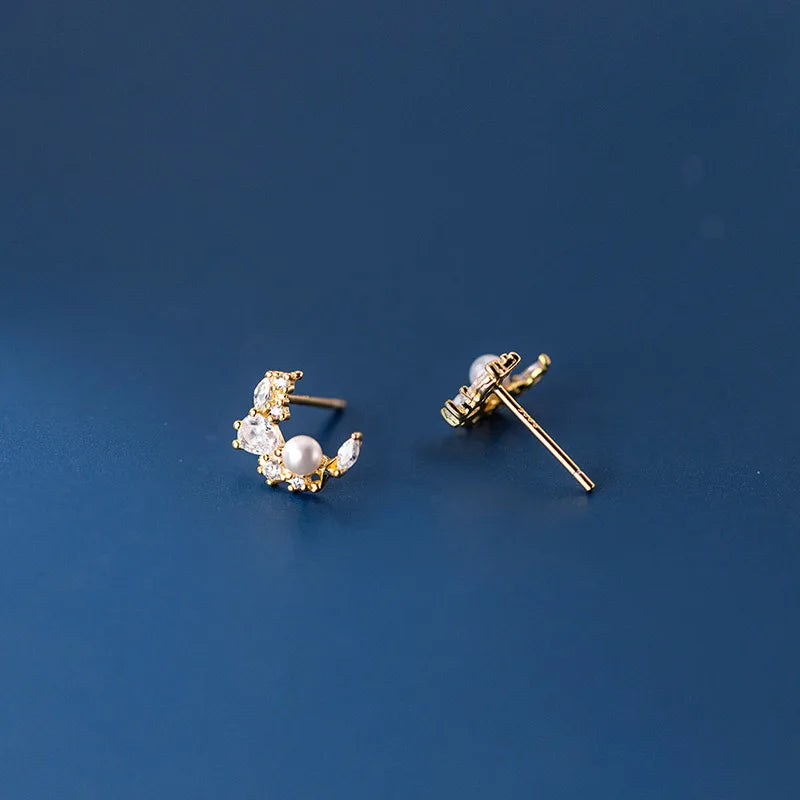 Aretes Luna con Perla Sintética y Zirconia