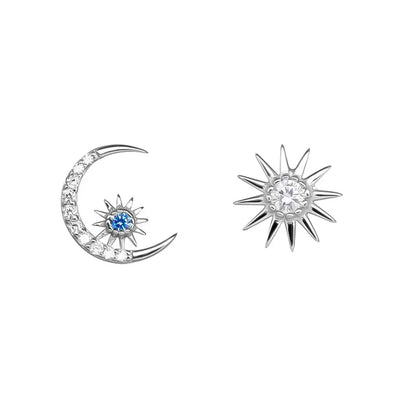 Aretes Asimétricos Luna y Estrella con Zirconias