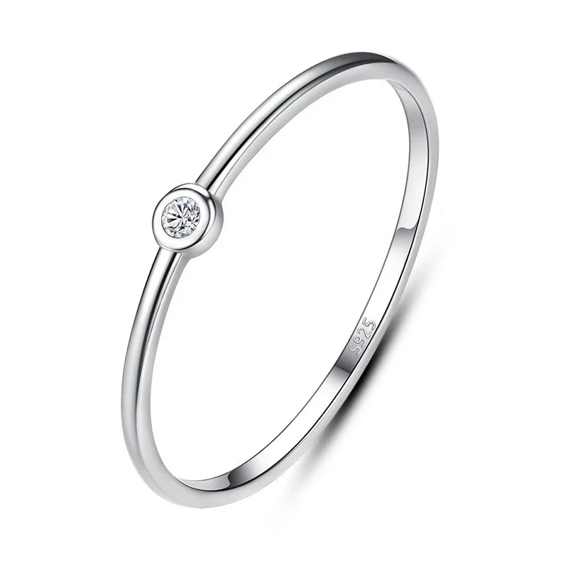 Anillo Minimalista con Mini Zirconia