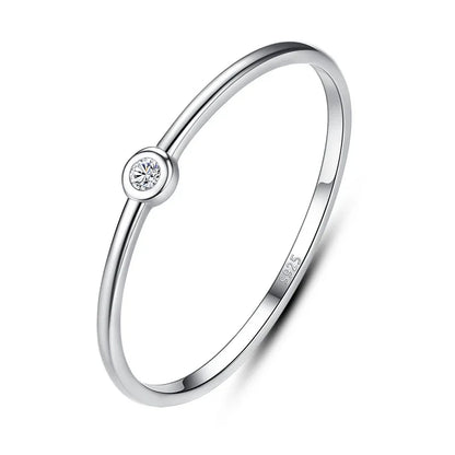 Anillo Minimalista con Mini Zirconia