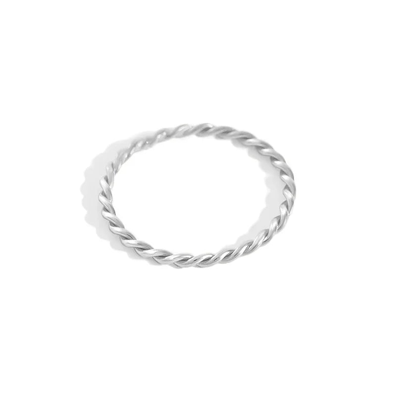 Anillo Torcido Minimalista
