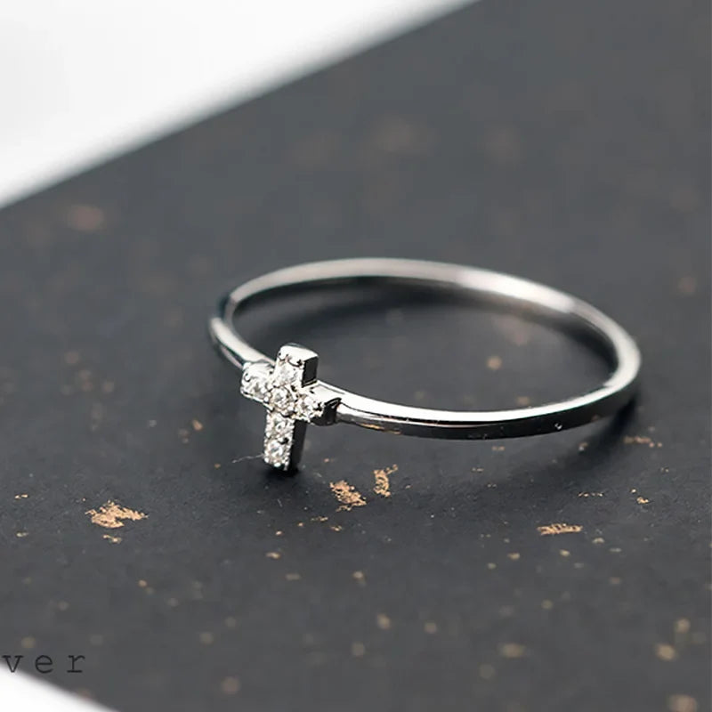Anillo Cruz con Zirconias