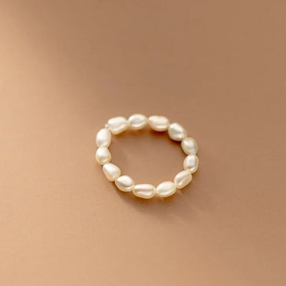 Anillo Elástico de Perlas Irregulares