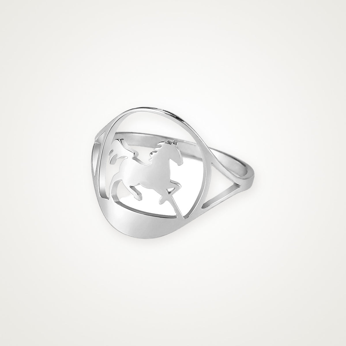 Anillo Caballo en el aro plateado