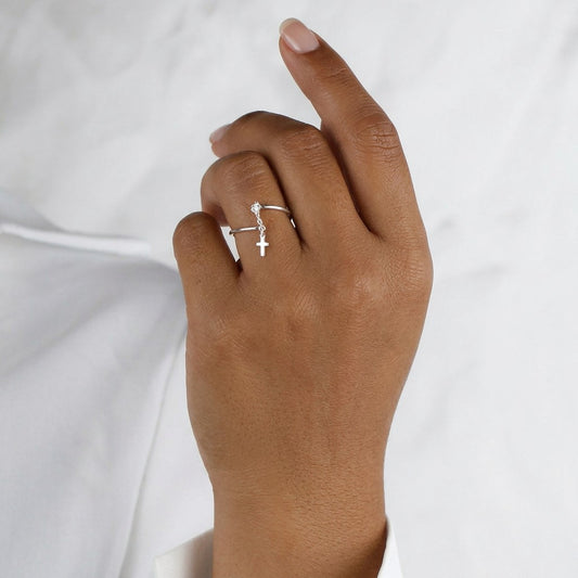 Anillo Cadena con Cruz Ajustable
