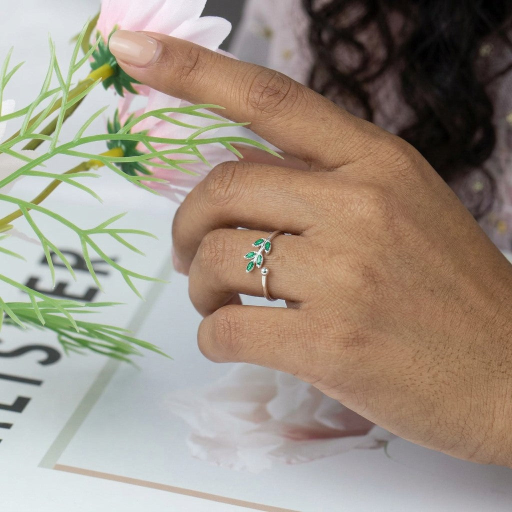 Anillo Coctel Hojas en Blanco o Verde