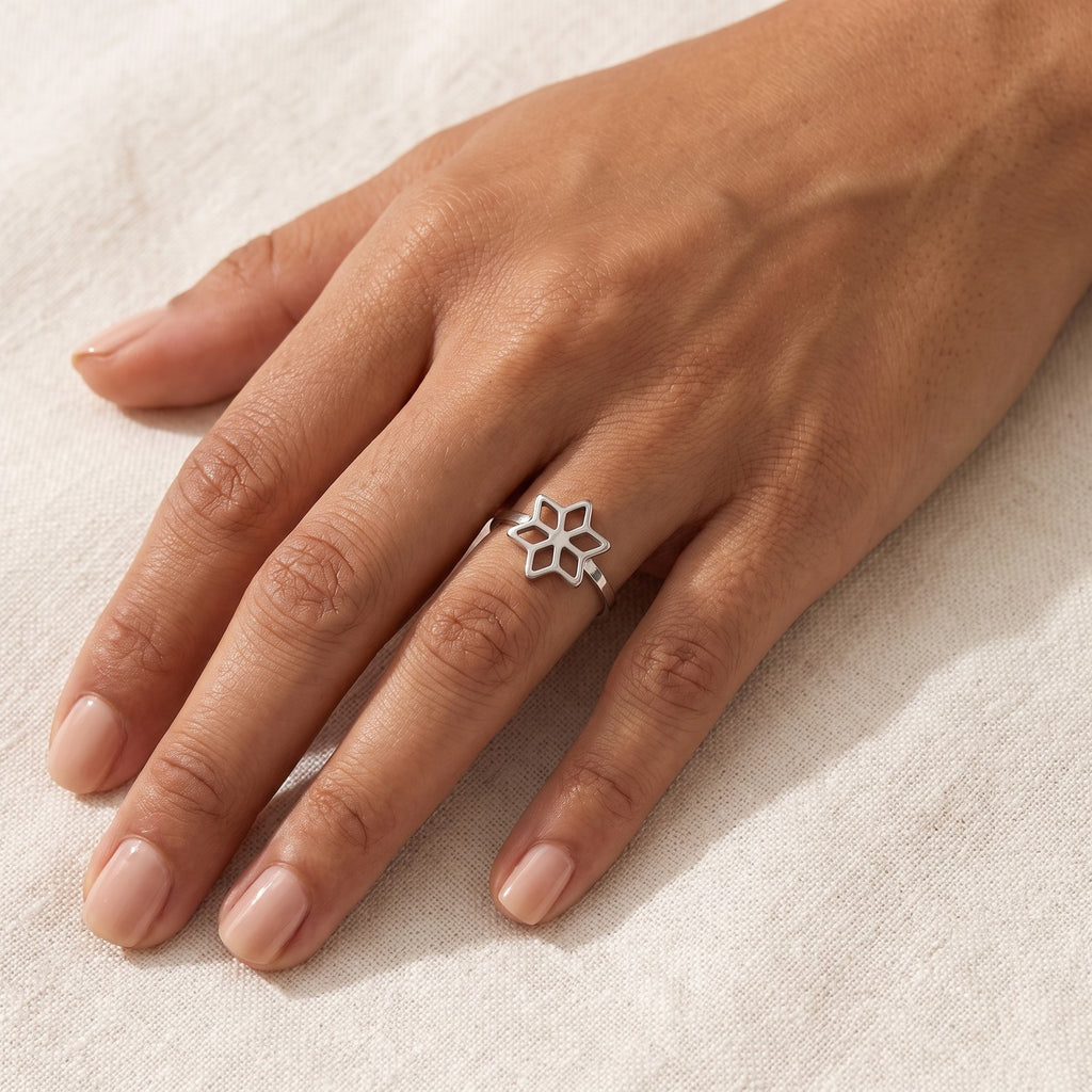 Anillo Copo de nieve plateado puesto