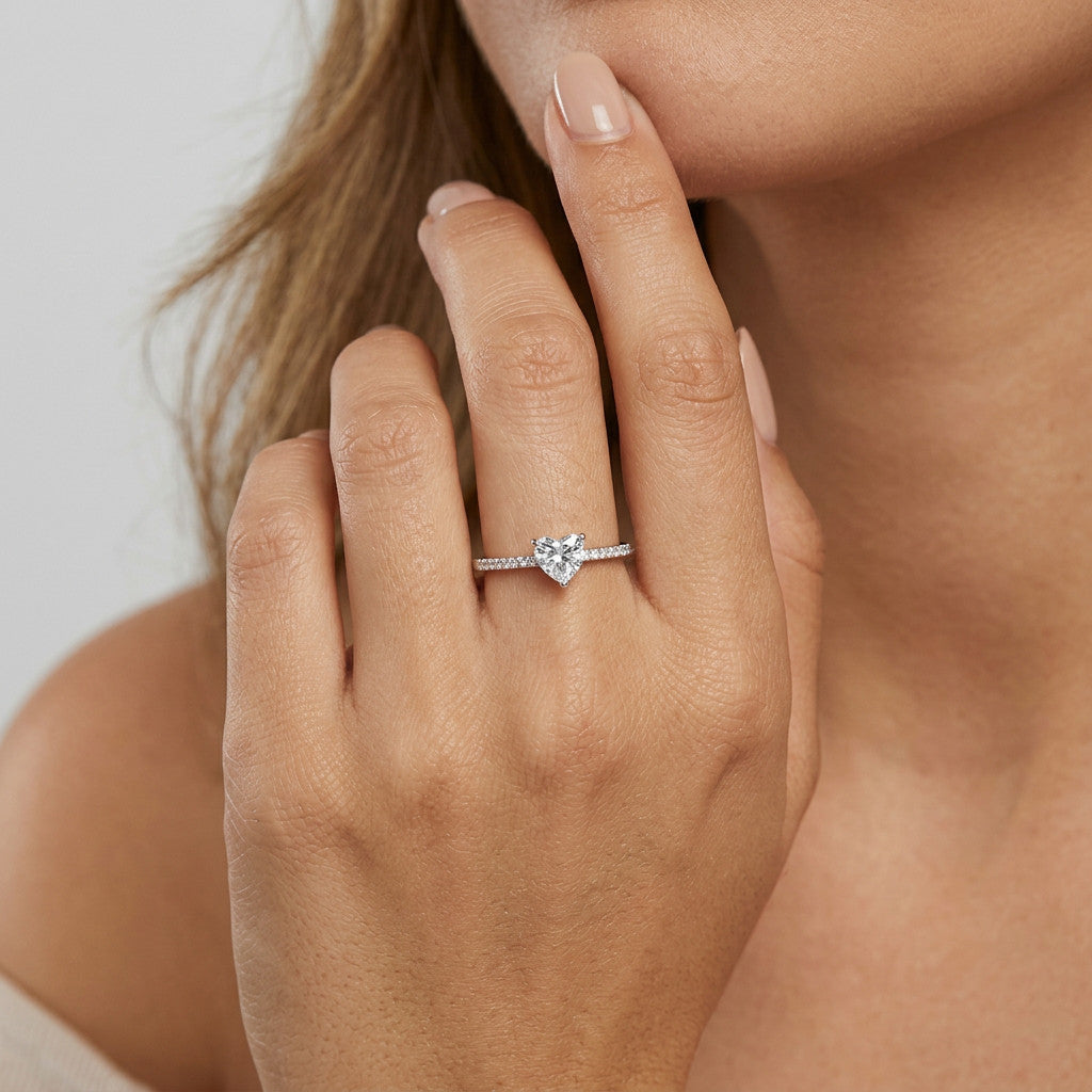 Anillo Corazón con Zirconia Rosa