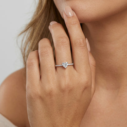 Anillo Corazón con Zirconia Rosa