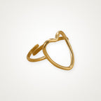 Anillo Corazón de alambre dorado