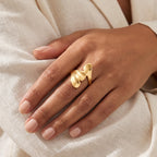 Anillo Corazón inflado dorado puesto