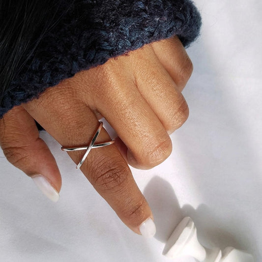 Anillo Cruz en Relieve Abierto