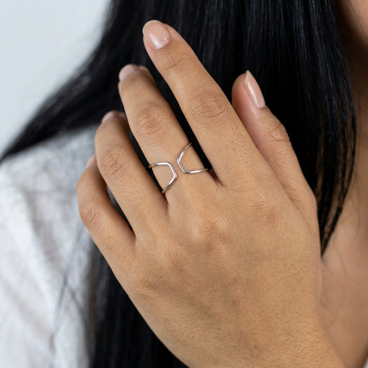 Anillo Doble Línea Cruzada