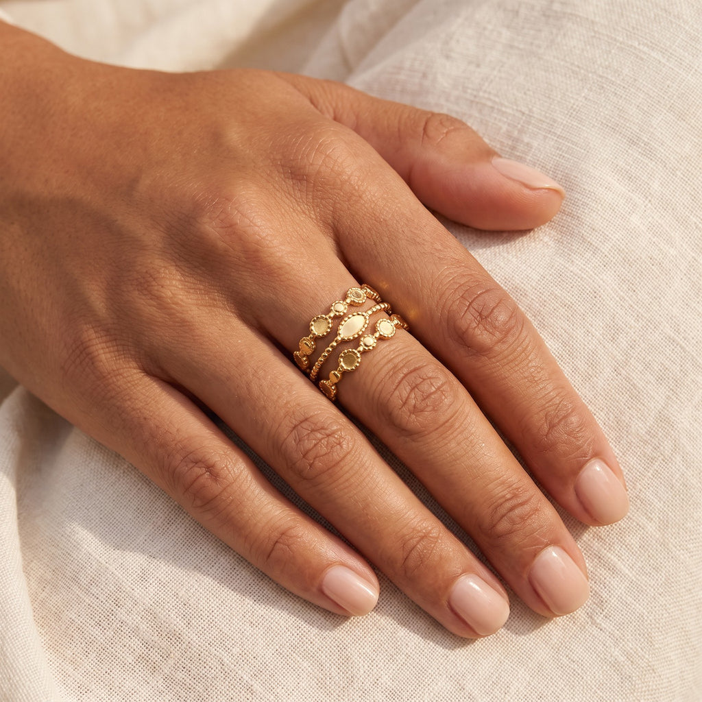 Anillo Encaje dorado puesto