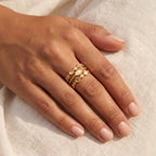 Anillo Encaje dorado puesto