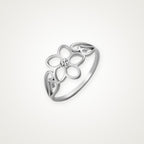 Anillo Flor con brillo plateado