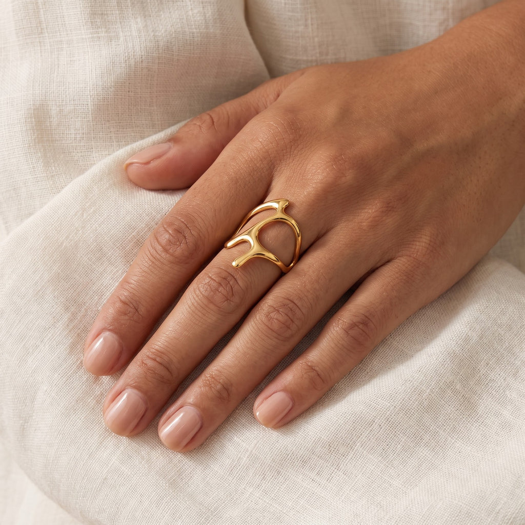 Anillo Fundido abierto dorado puesto