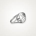 Anillo Loto en el aro plateado