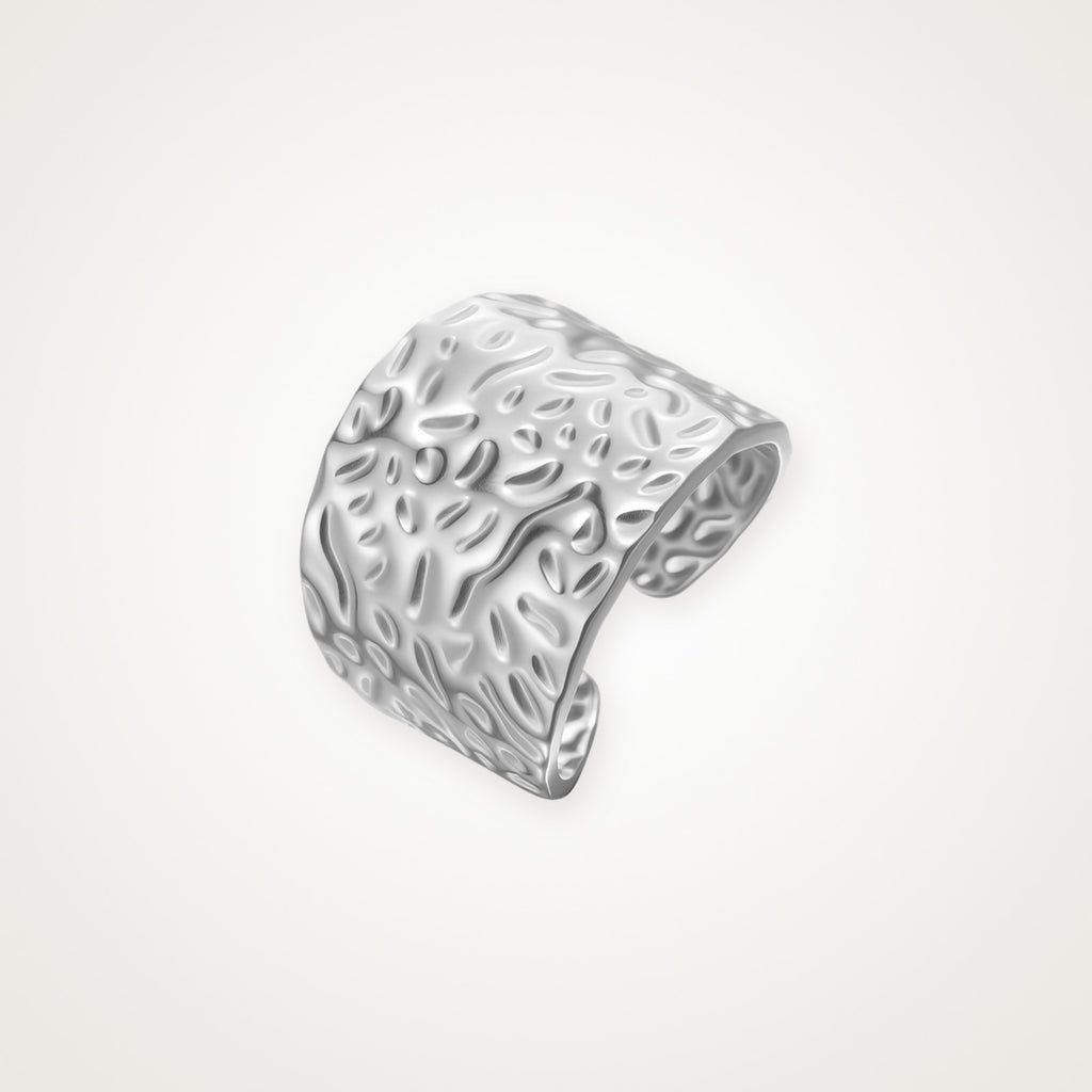 Anillo Martillado ancho plateado