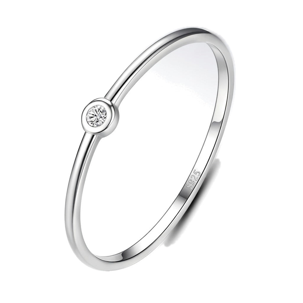 Anillo Minimalista con Mini Zirconia