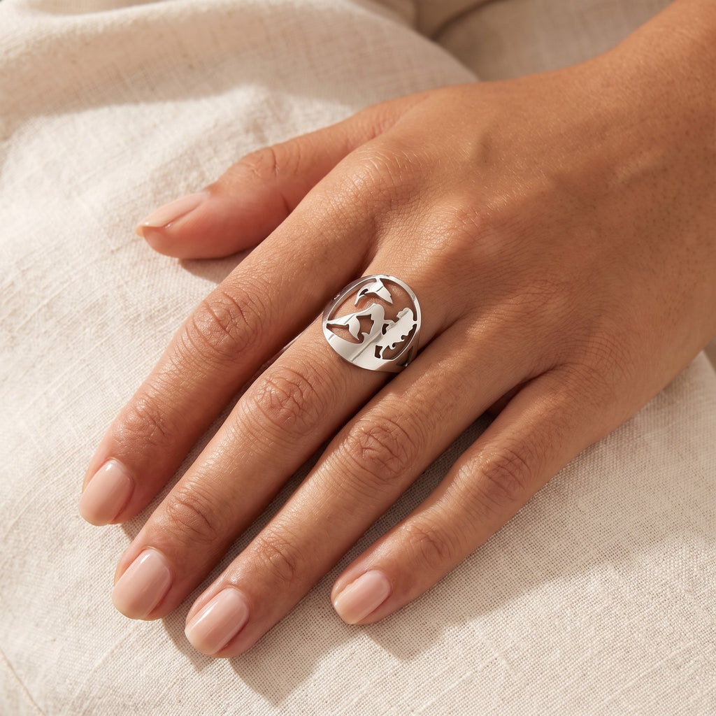 Anillo Sirena plateado puesto