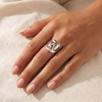 Anillo Sirena plateado puesto