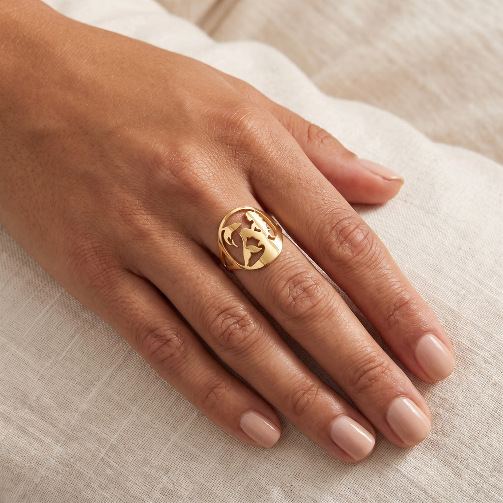 Anillo Sirena dorado puesto