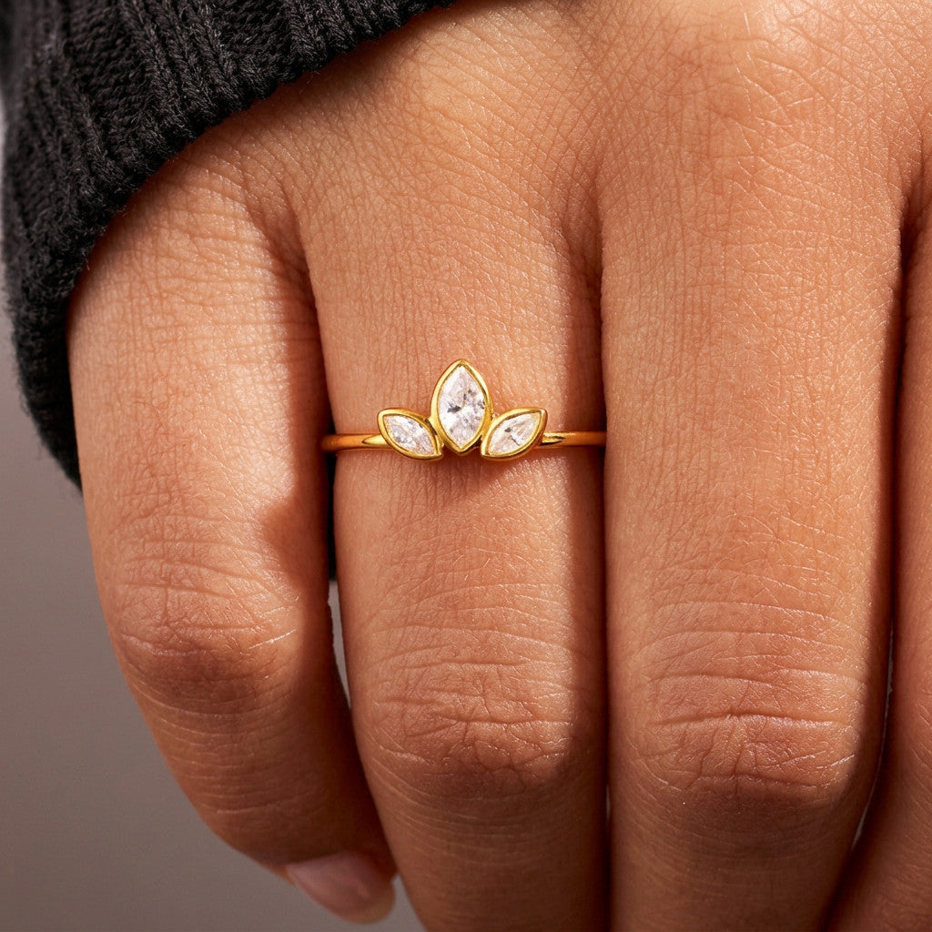 Anillo Trébol con Zirconias