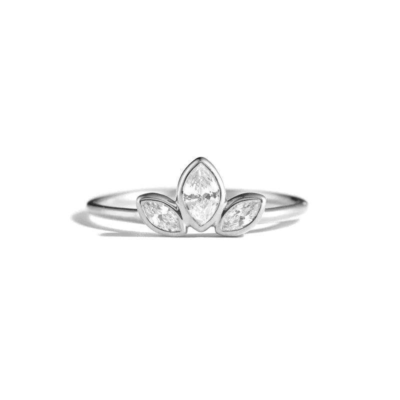 Anillo Trébol con Zirconias