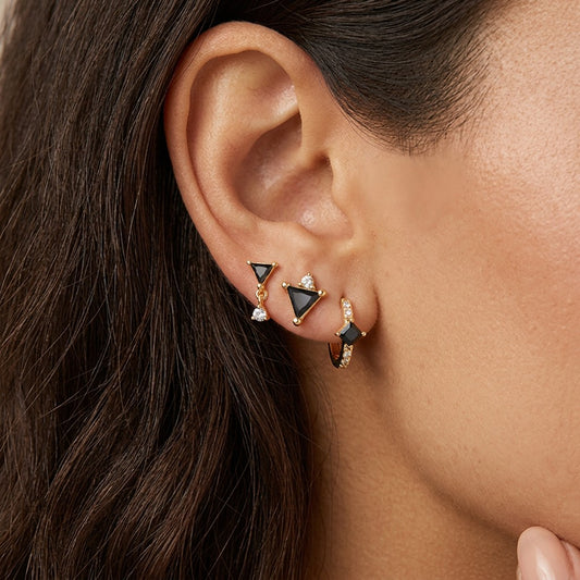 Arete Individual Triángulo Negro