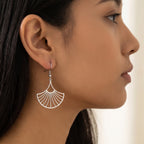Aretes Abanico plateados puestos