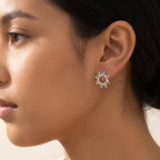 Aretes Broqueles de sol plateados puestos
