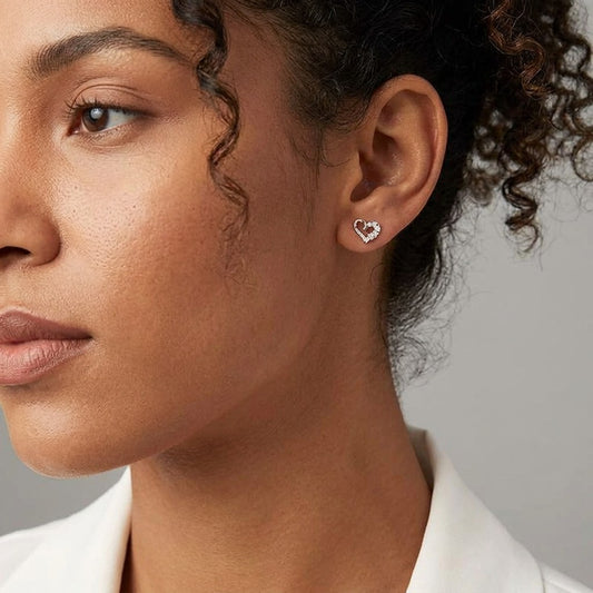 Aretes Corazón Calado con Zirconias
