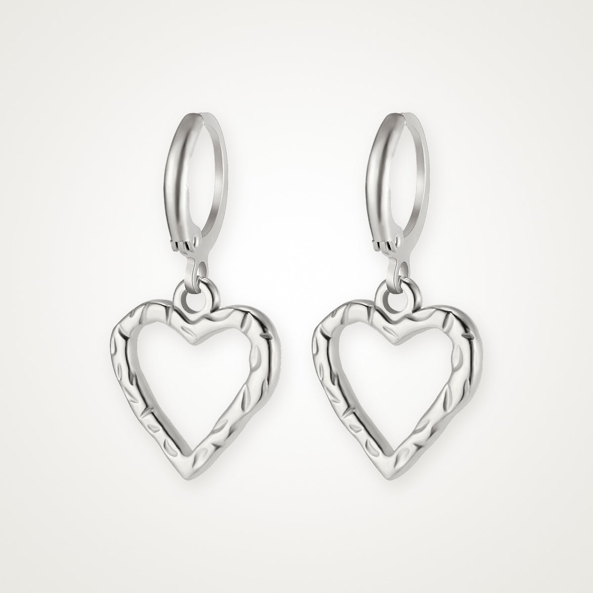 Aretes Corazón calado plateados