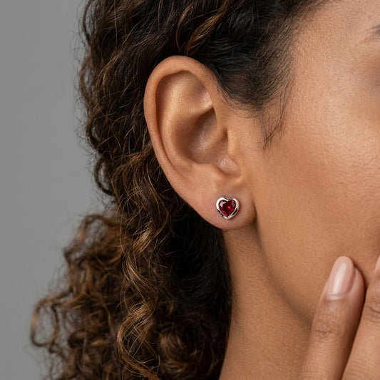 Aretes Corazón o Venado con Zirconia Roja