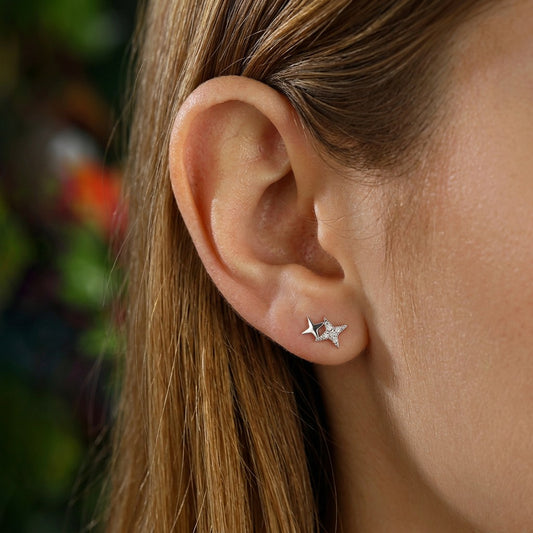 Aretes Estrella Brillante con Cierre de Rosca