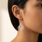 Aretes Gota en capas plateados puestos