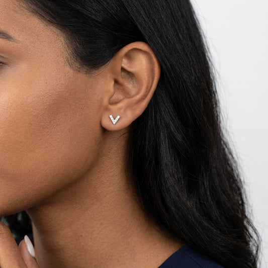 Aretes Letra V