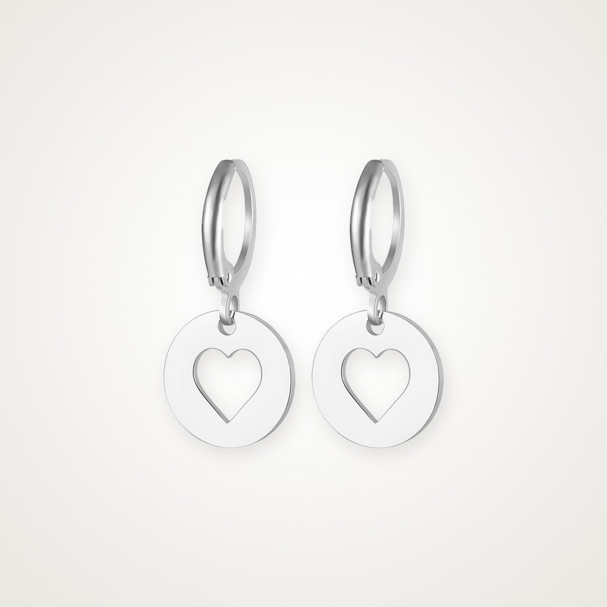 Aretes Medalla de corazón plateados