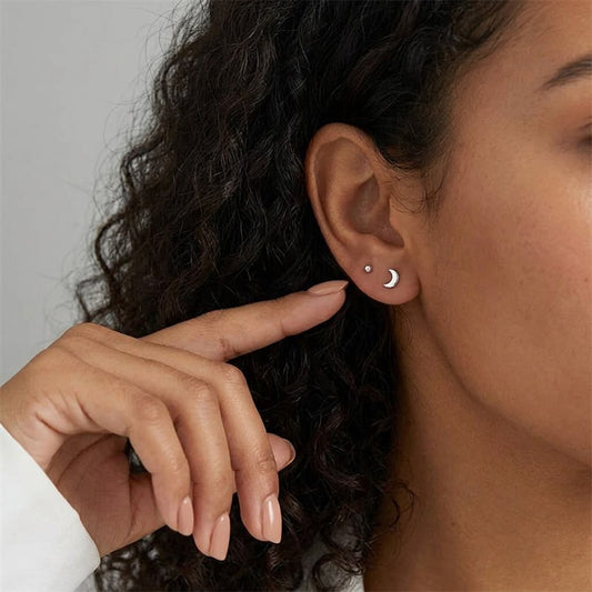 Aretes Mini Luna con Cierre de Rosca