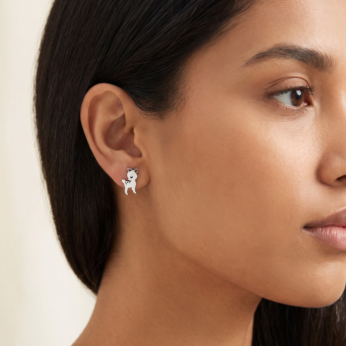 Aretes Venadito plateados puestos