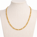 Collar Fígaro dorado para charms en exhibidor