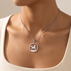 Collar Caballo plateado puesto
