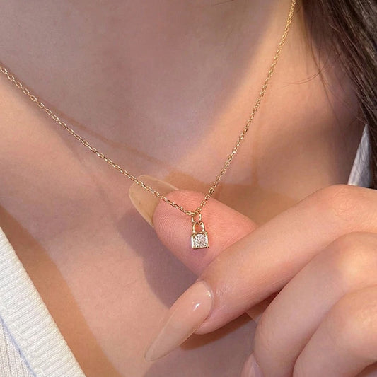 Collar Candado con Zirconias