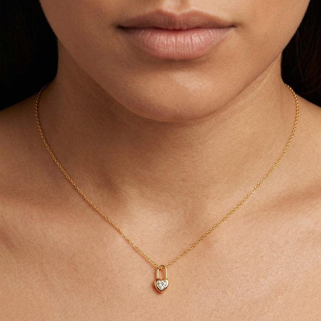 Collar Candado Corazón Sencillo con Zirconias