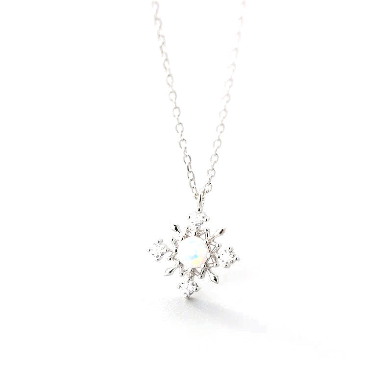 Collar Copo de Nieve con Piedras Brillantes