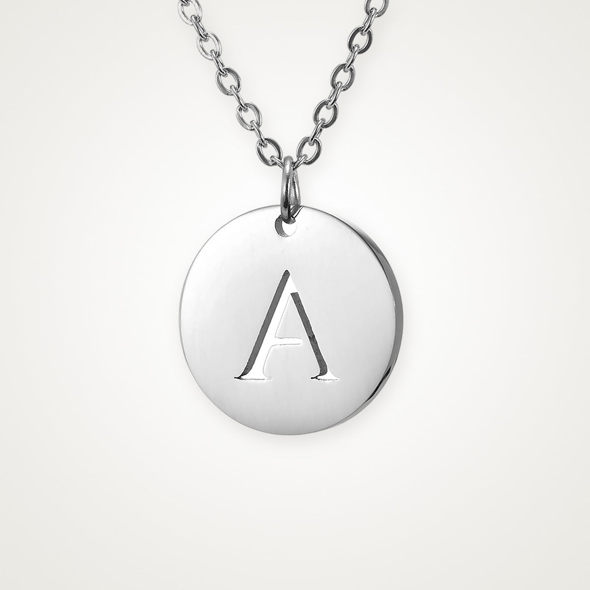 Collar Inicial en medalla plateado