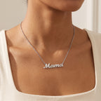 Collar Mamá plateado puesto